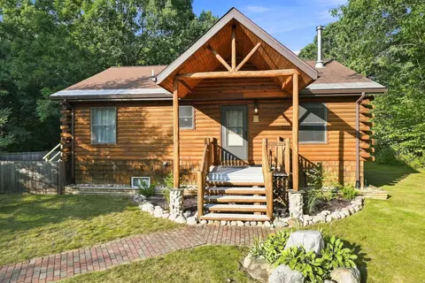 2085 E Mannsiding, Harrison, MI 48625