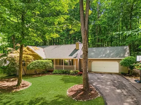 9263 Shorter Lk, Traverse City, MI 49684
