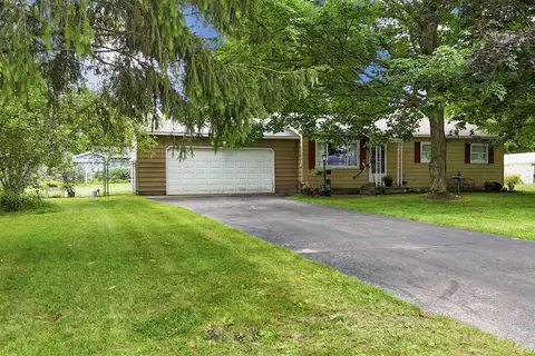 4285 N Manor Wood, Traverse City, MI 49685