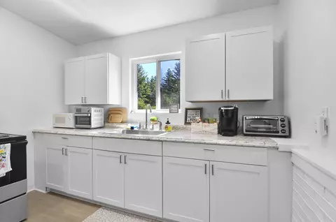 Kitchen - 5447 76th, Baldwin, MI 49304 photo 2 of 4