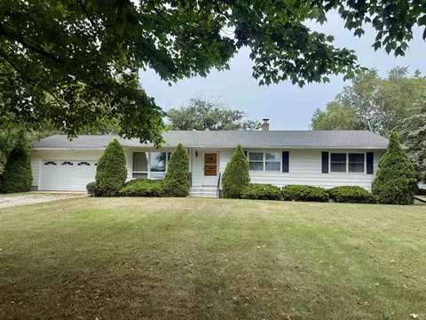 3509 E Saint Charles, Ithaca, MI 48847