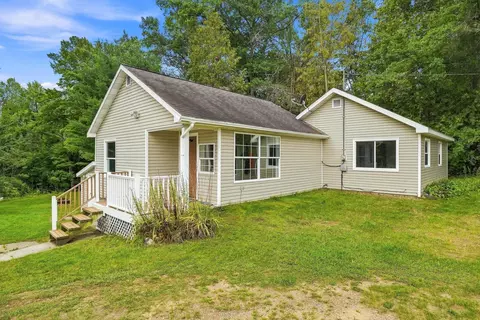 1893 W Maple Grv, Farwell, MI 48622