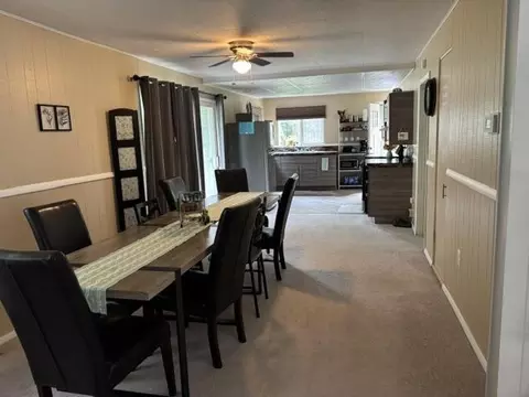 Dining - 21 W Oak, Au Gres, MI 48703 photo 1 of 1