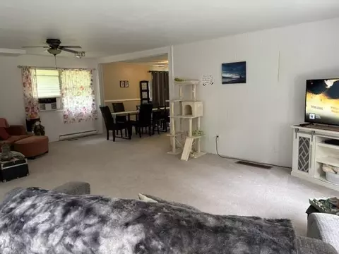 Living - 21 W Oak, Au Gres, MI 48703 photo 1 of 2