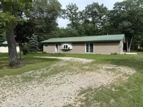 Exterior - 21 W Oak, Au Gres, MI 48703 photo 3 of 5