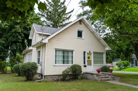 1015 E 1015 12 E High, Mount Pleasant, MI 48858