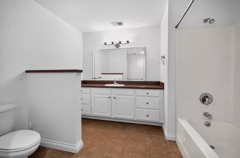 Bath - 576 N Huron, Au Gres, MI 48703 photo 1 of 3