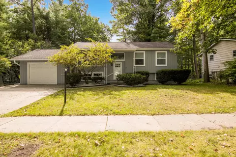 1914 Front, Traverse City, MI 49686