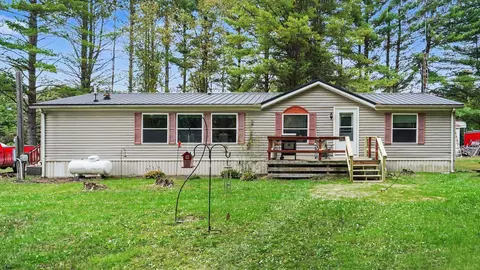936 N Coleman, Shepherd, MI 48883