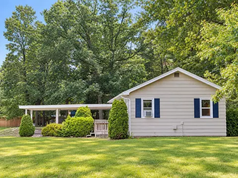 885 Parsons, Traverse City, MI 49686