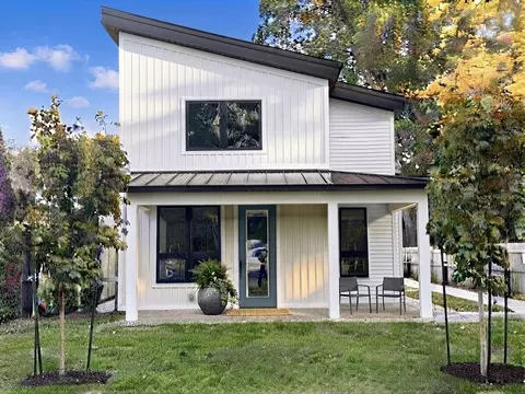 1027 Fern, Traverse City, MI 49686