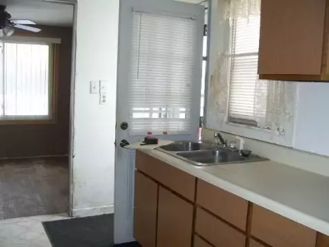 210 Comstock, Adrian, MI 49221 photo 6