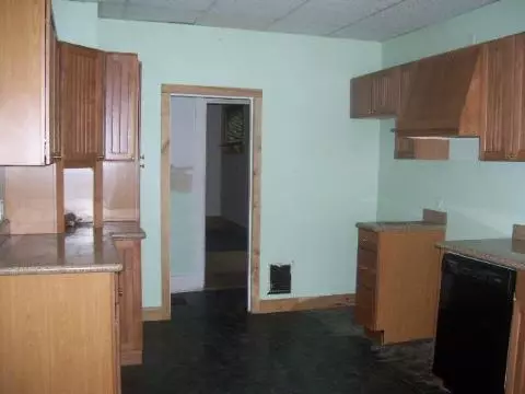 210 Comstock, Adrian, MI 49221 photo 2