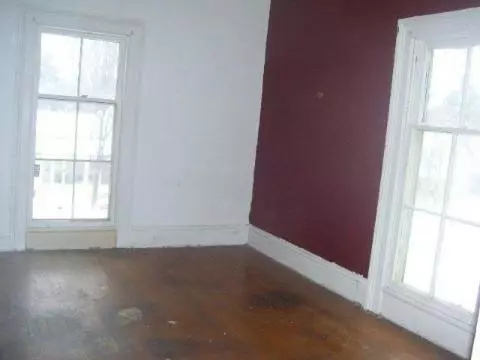 210 Comstock, Adrian, MI 49221 photo 4