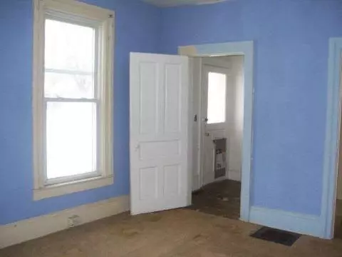 210 Comstock, Adrian, MI 49221 photo 3