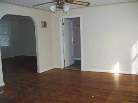 132 Clinton, Adrian, MI 49221 photo 4