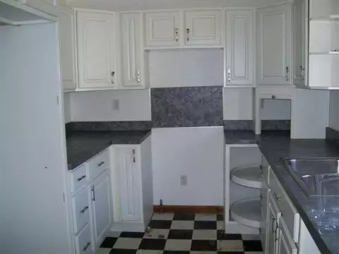 917 E Beecher, Adrian, MI 49221 photo 3
