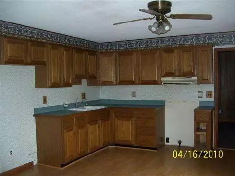 1038 W Carleton, Adrian, MI 49221 photo 2