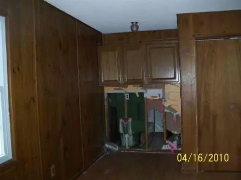 1038 W Carleton, Adrian, MI 49221 photo 3