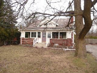 8432 Lewis Ave, Temperance, MI 48182 photo 1
