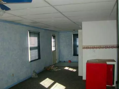 704 E Bird, Jackson, MI 49203 photo 2