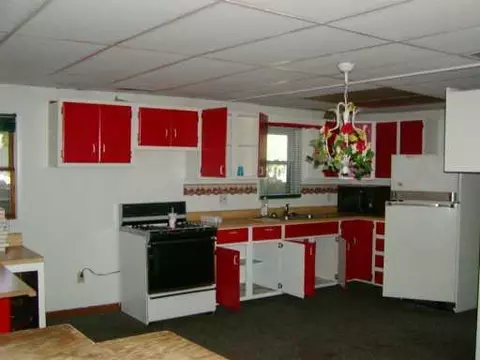 704 E Bird, Jackson, MI 49203 photo 3