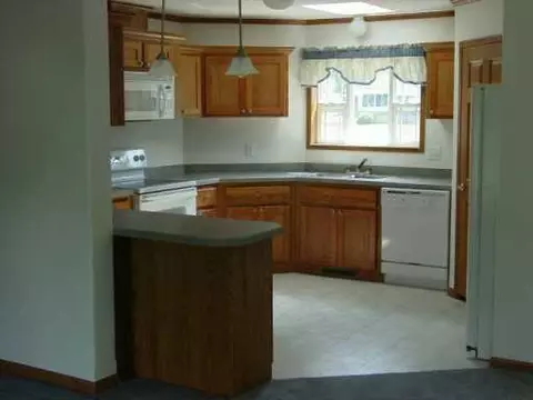 3001 Twin Mdws, Jackson, MI 49201 photo 2