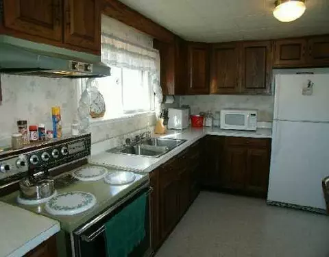 8621 Michigan Ave, Jackson, MI 49201 photo 2