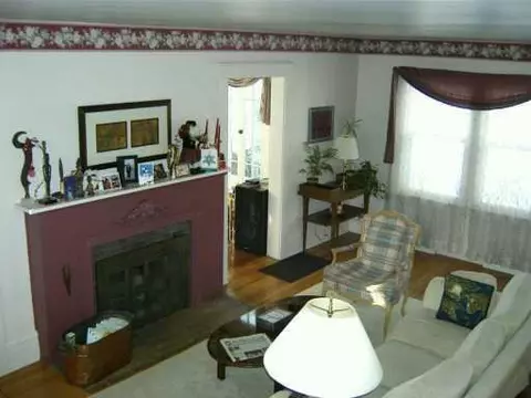 749 Crescent, Jackson, MI 49203 photo 1