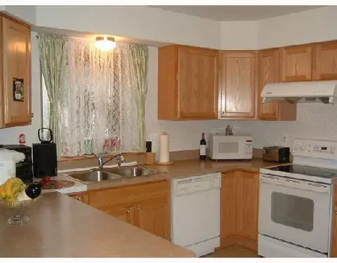 488 Coventry Cir, Dexter, MI 48130 photo 3