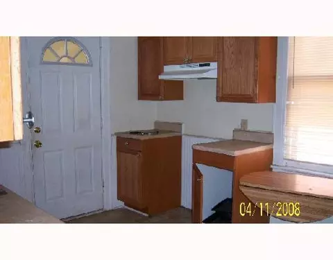 944 Chittock, Jackson, MI 49203 photo 3