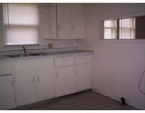 370 Hillside, Jackson, MI 49203 photo 3