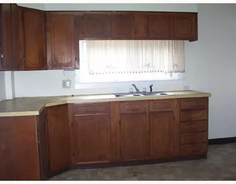 601 Fourth, Jackson, MI 49203 photo 2
