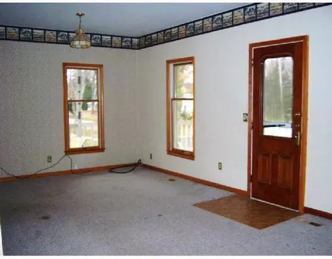 527 Hanover St, Concord, MI 49237 photo 3