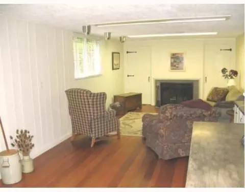 1330 Badgley, Jackson, MI 49203 photo 5