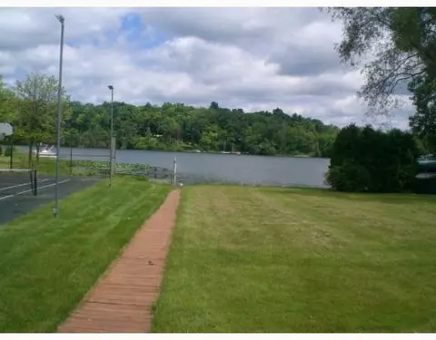 7546 Noahs Lndg, Gregory, MI 48137 photo 2