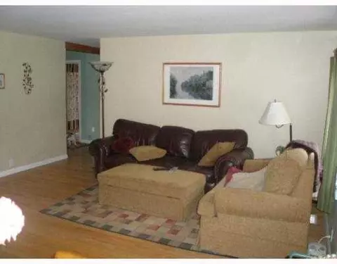 8997 River Park, Jackson, MI 49203 photo 2