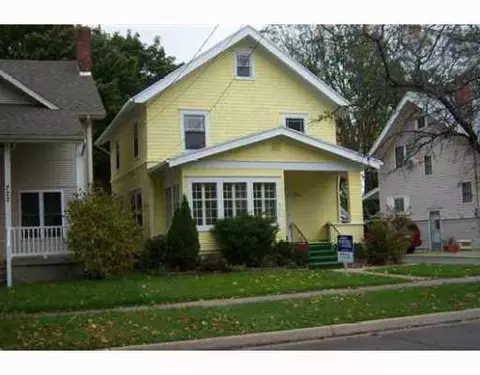 720 Griswold, Jackson, MI 49203 photo 1