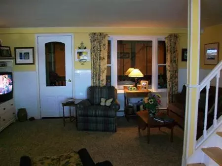 241 Highland, Jackson, MI 49201 photo 3
