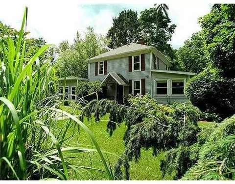 7095 Glencoe Dr, Gregory, MI 48137 photo 1