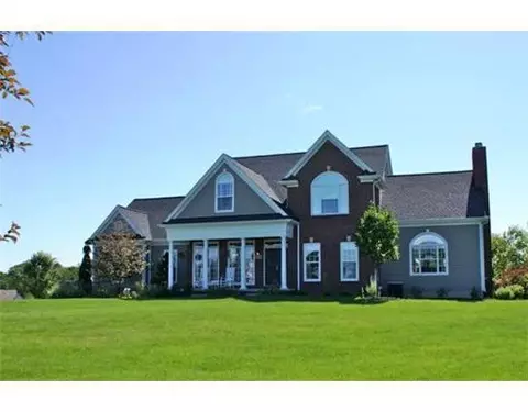 5560 N Crest Ct, Dexter, MI 48130 photo 1