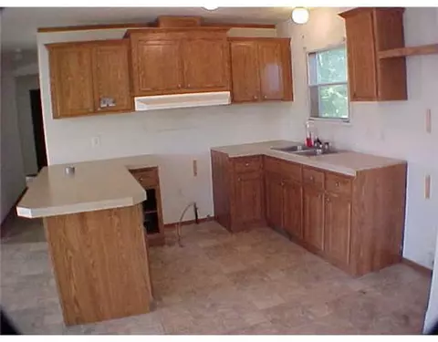 710 Lawrence, Jackson, MI 49203 photo 3