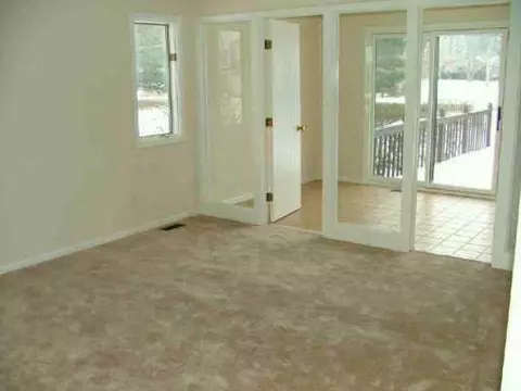 671 Lexington, Saline, MI 48176 photo 2
