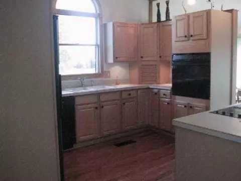 411 Iris, Saline, MI 48176 photo 4