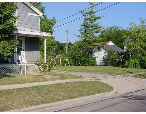 101 S Harris, Saline, MI 48176 photo 3