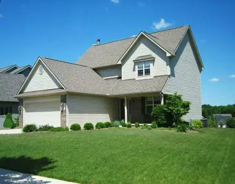 399 E Castlebury Cir, Saline, MI 48176 photo 1