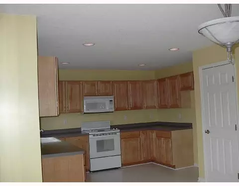 399 E Castlebury Cir, Saline, MI 48176 photo 5
