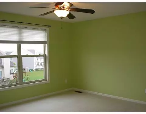 399 E Castlebury Cir, Saline, MI 48176 photo 7
