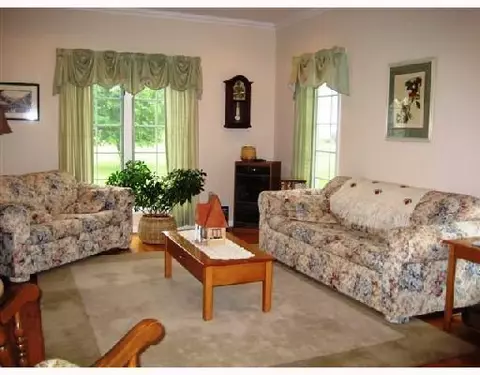 7185 Dell, Saline, MI 48176 photo 4