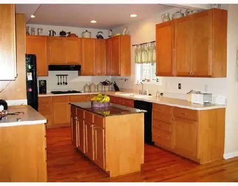 7185 Dell, Saline, MI 48176 photo 2